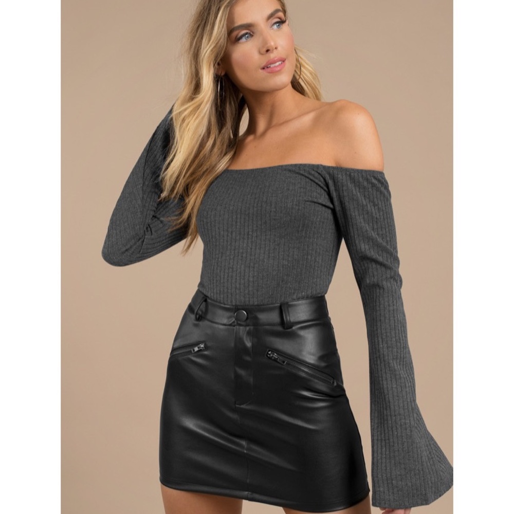 TOBI Off The Shoulder Ribbed Bodysuit